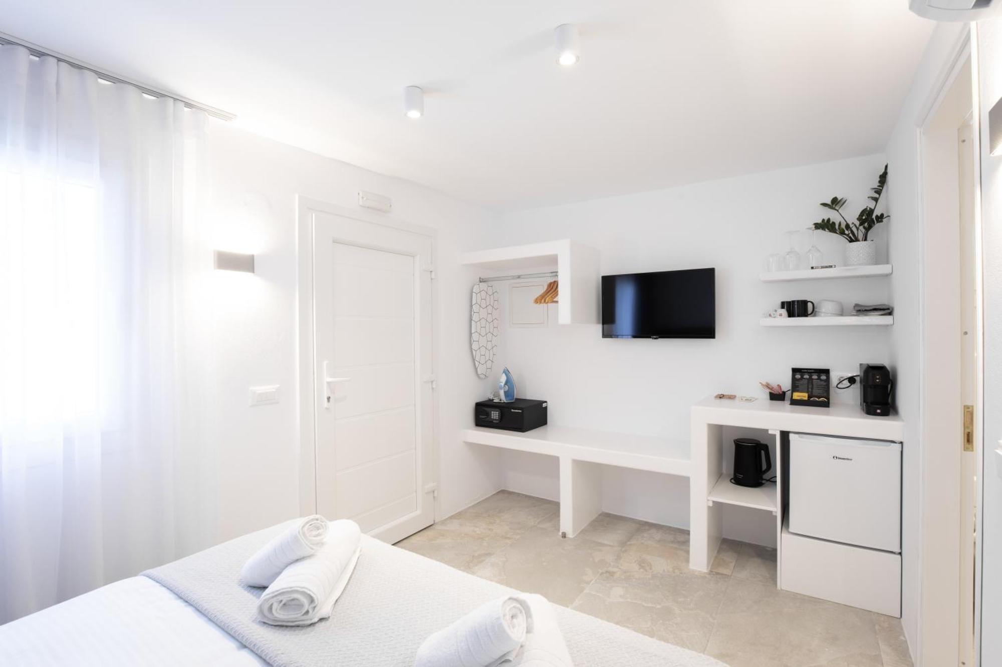 Mytheo Aparthotel Mykonos Town Exterior photo